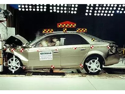 研華工控機(jī)數(shù)據(jù)采集，讓汽車(chē)碰撞測(cè)試“靠譜”